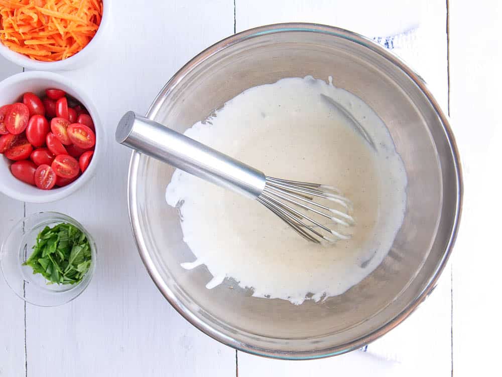 Mixed dressing in a bowl