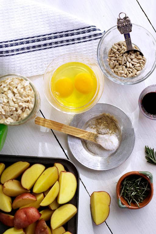 ingredients for oat flour pancakes: oats, eggs, cottage cheese, etc.
