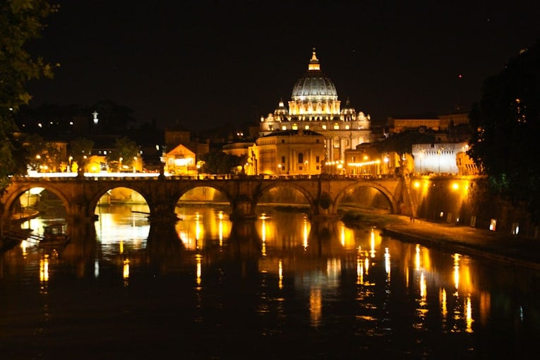 5 - tiber river + trastevere at night