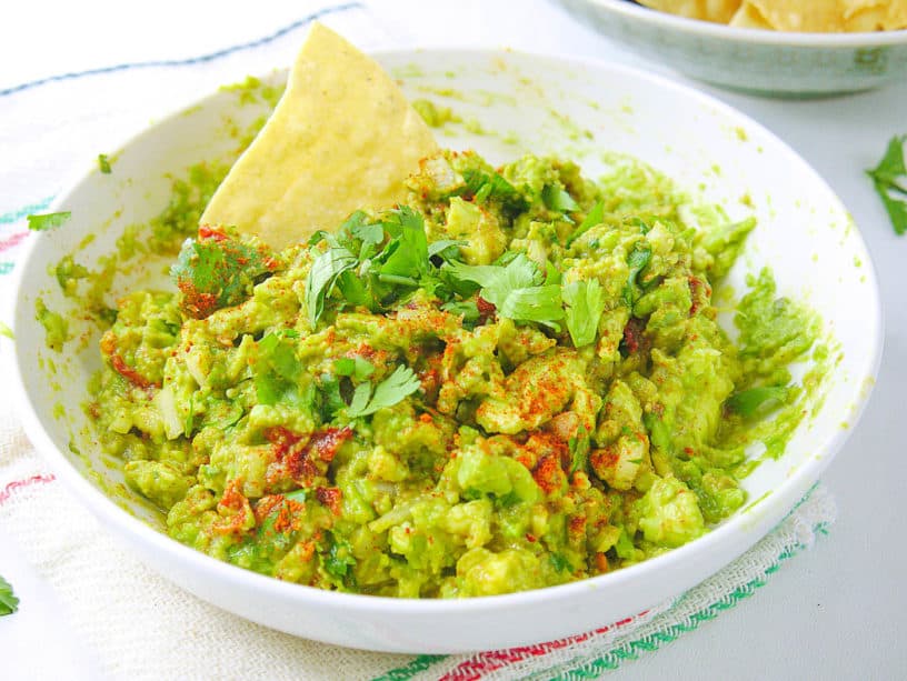 Healthy Guacamole Recipe (LowCalorie!) The Picky Eater