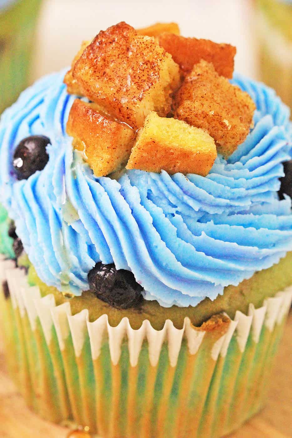 Blueberry Lemonade Cupcakes With Lemon Cream Cheese Frosting