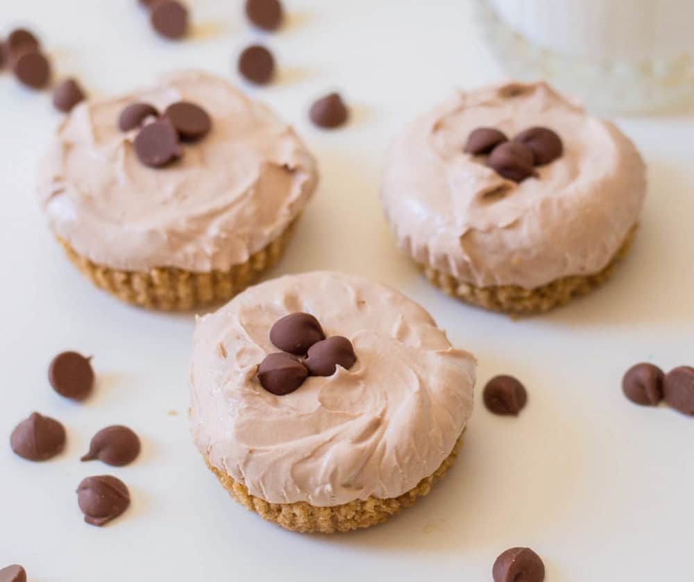 closeup of no bake chocolate cheesecake - mini cheesecakes