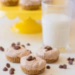 no bake chocolate cheesecake - mini cheesecakes served on a yellow tray with a glass of milk