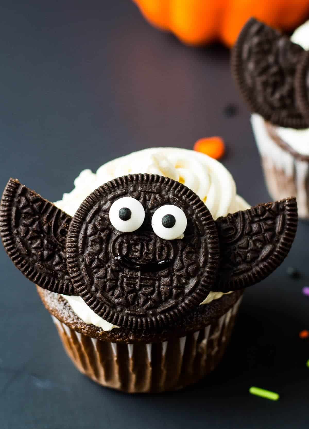oreo bat cupcake