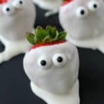 halloween desserts - chocolate covered strawberry ghosts