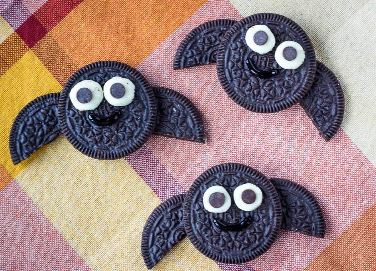 Oreo bats on plaid background.