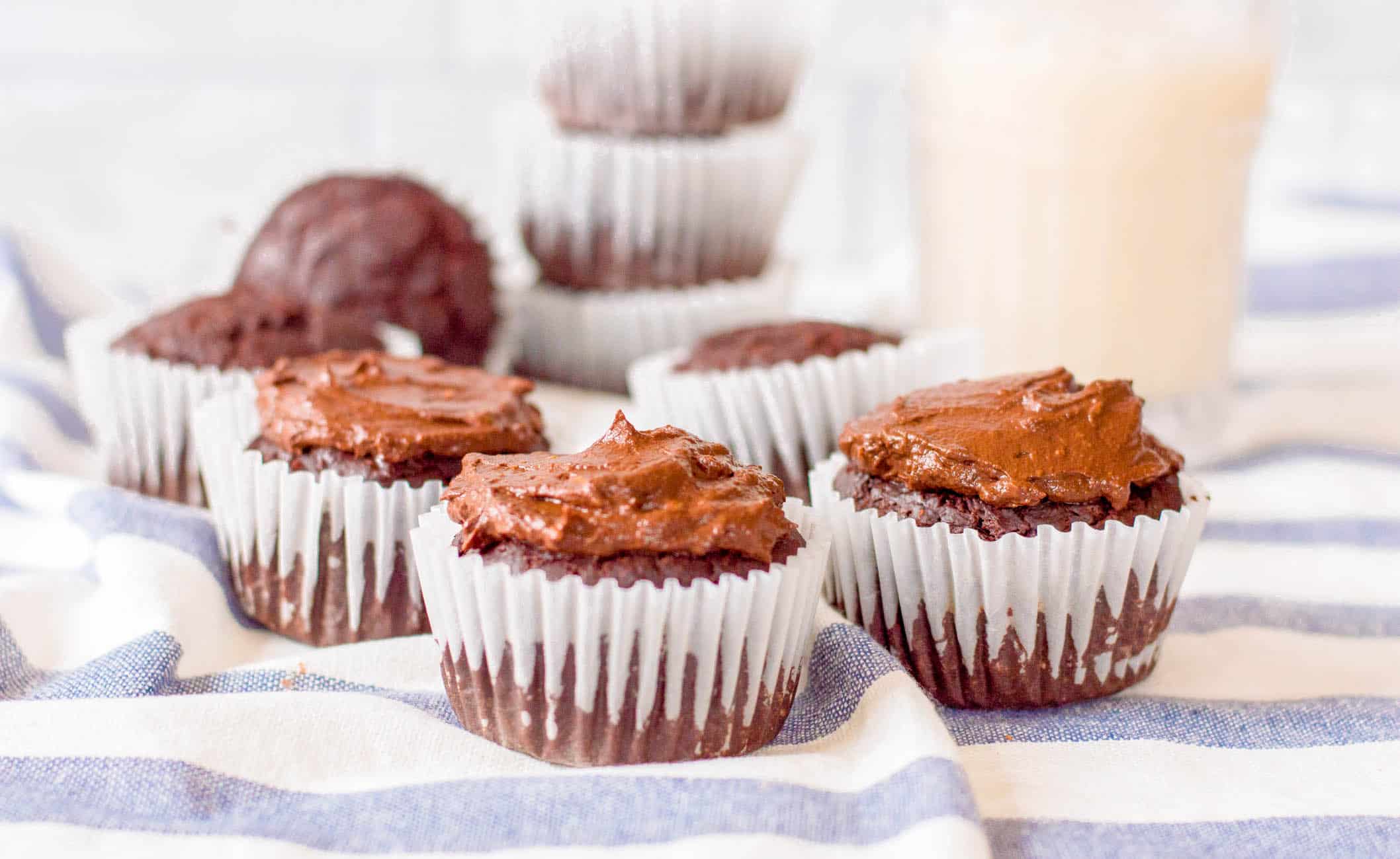 Low Sugar Healthy Chocolate Cupcakes [Decadent & Moist]