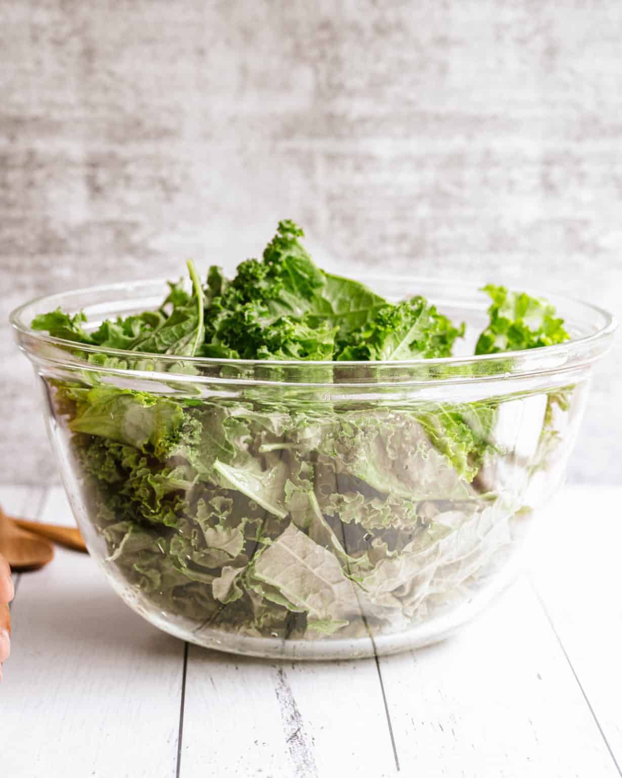 Crispy Parmesan Kale Chips Recipe With Garlic (Baked!) The Picky Eater