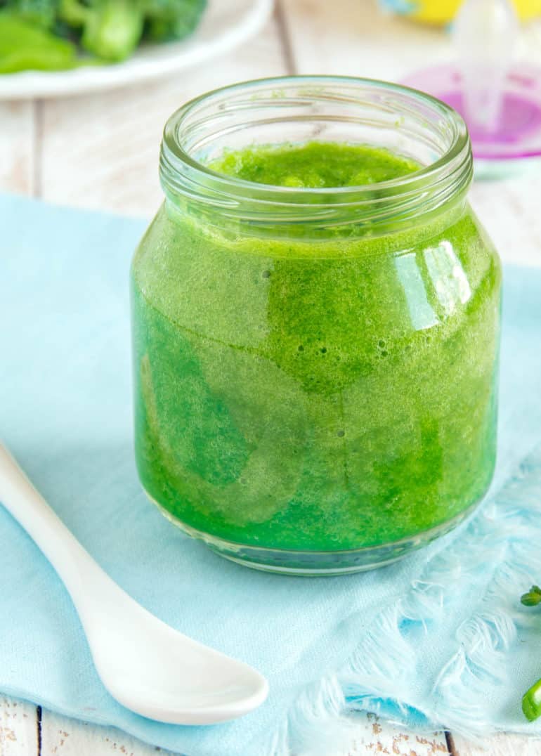 green bean puree baby food recipe - served in a glass jar