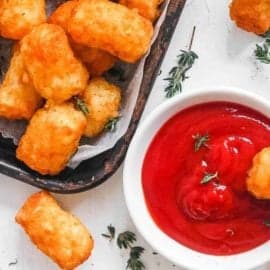 cropped-air-fryer-frozen-tater-tots-dipped-in-ketchup.jpg