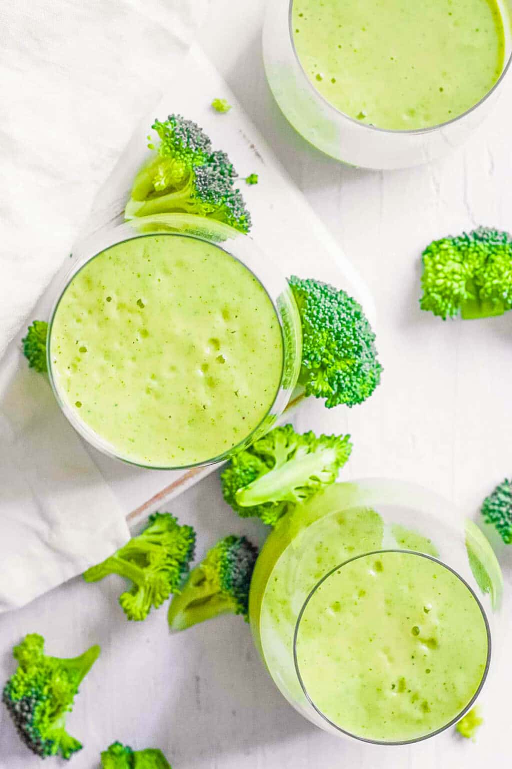 Broccoli Smoothie With Banana And Mango The Picky Eater