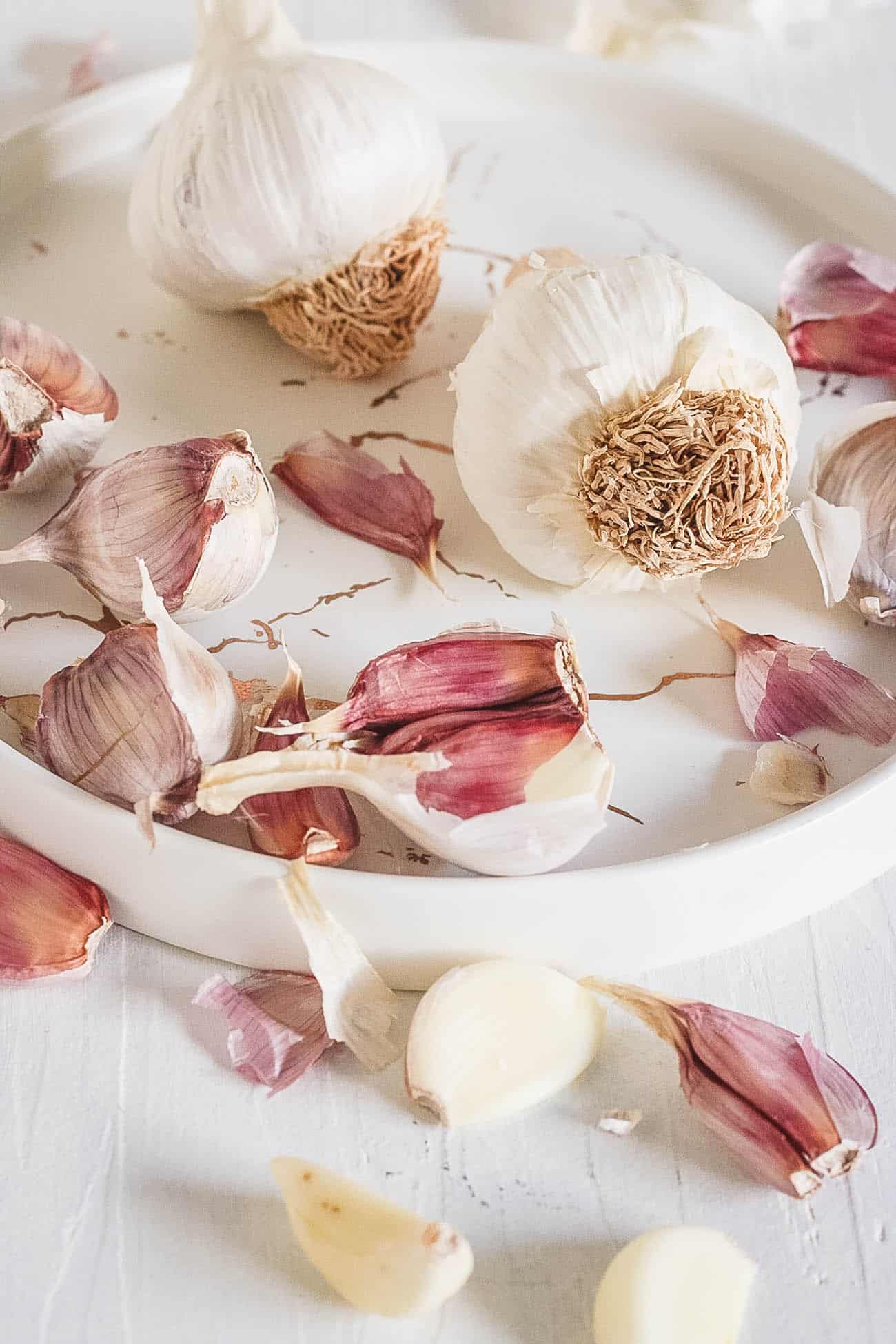 how to peel garlic easily - garlic peeling hack