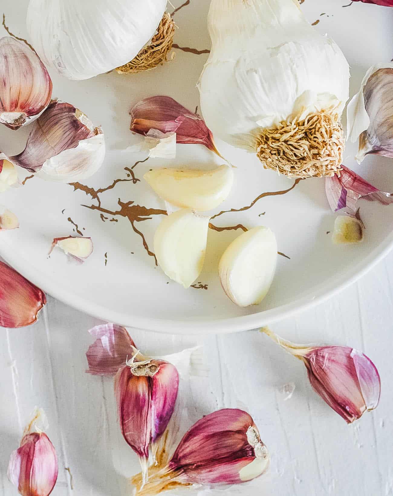 how to peel garlic easily - garlic peeling hack
