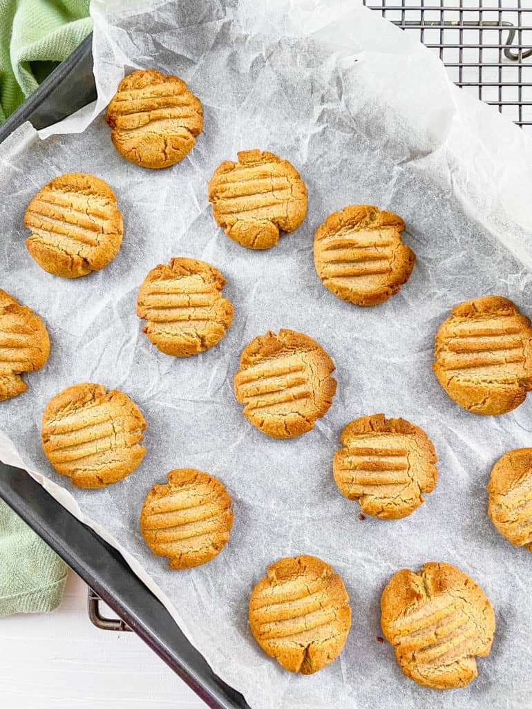 Ginger Snap Cookies | The Picky Eater