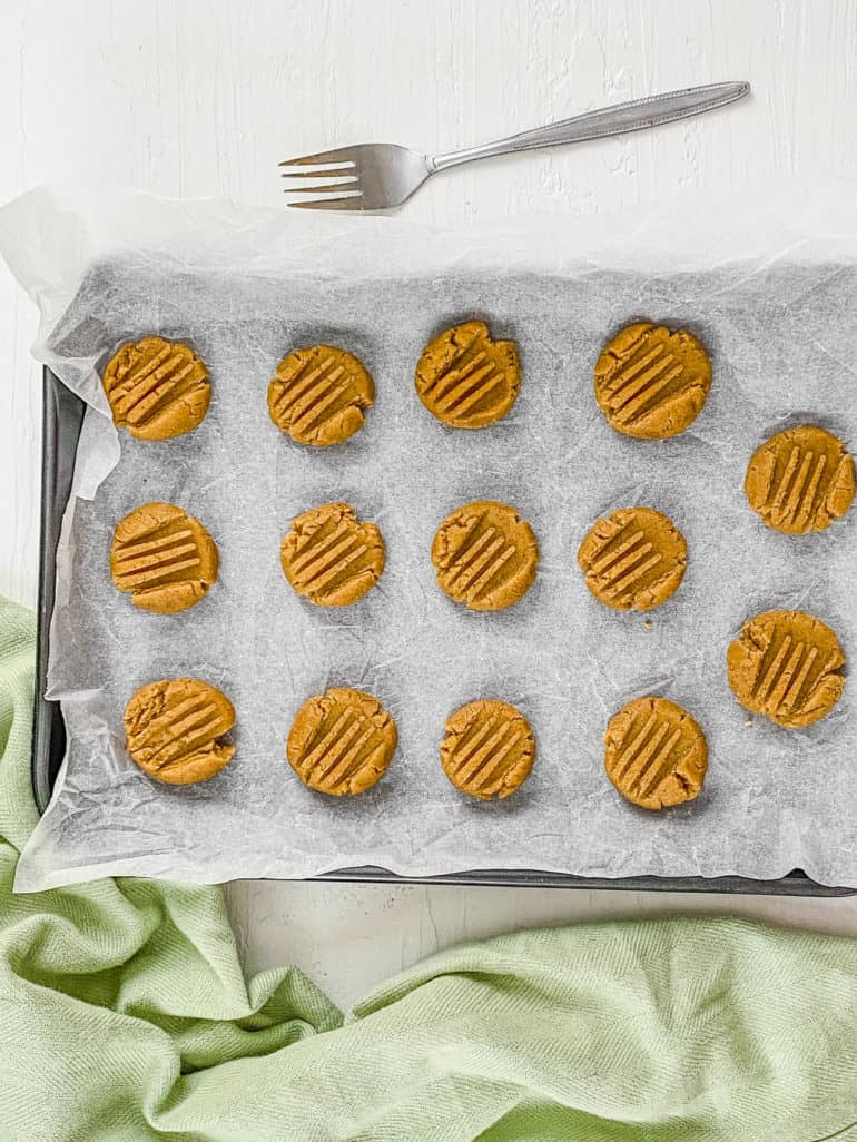 Ginger Snap Cookies | The Picky Eater