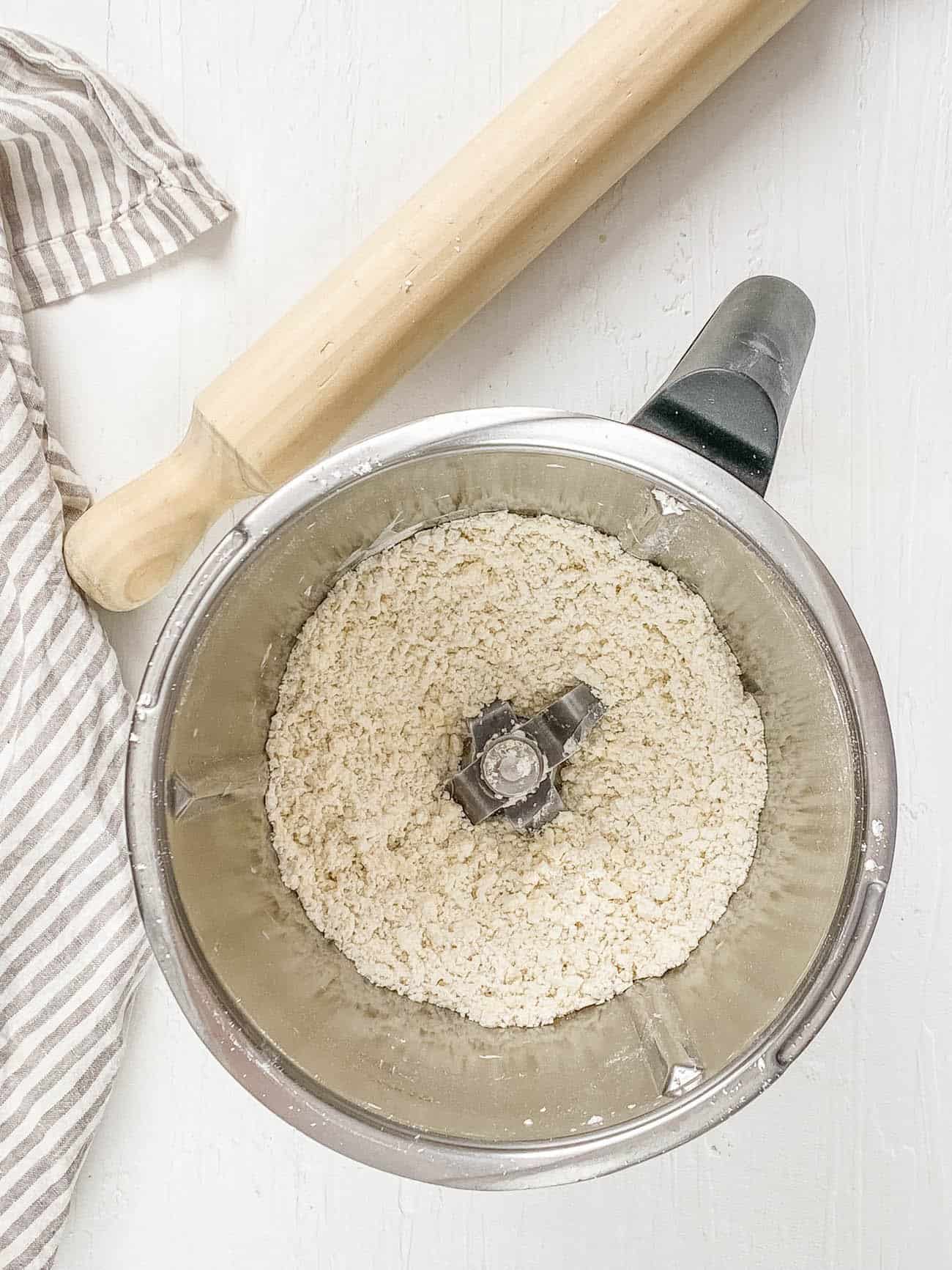 Gluten Free Pie Crust Recipe (Easy & Extra Flaky!) | The Picky Eater