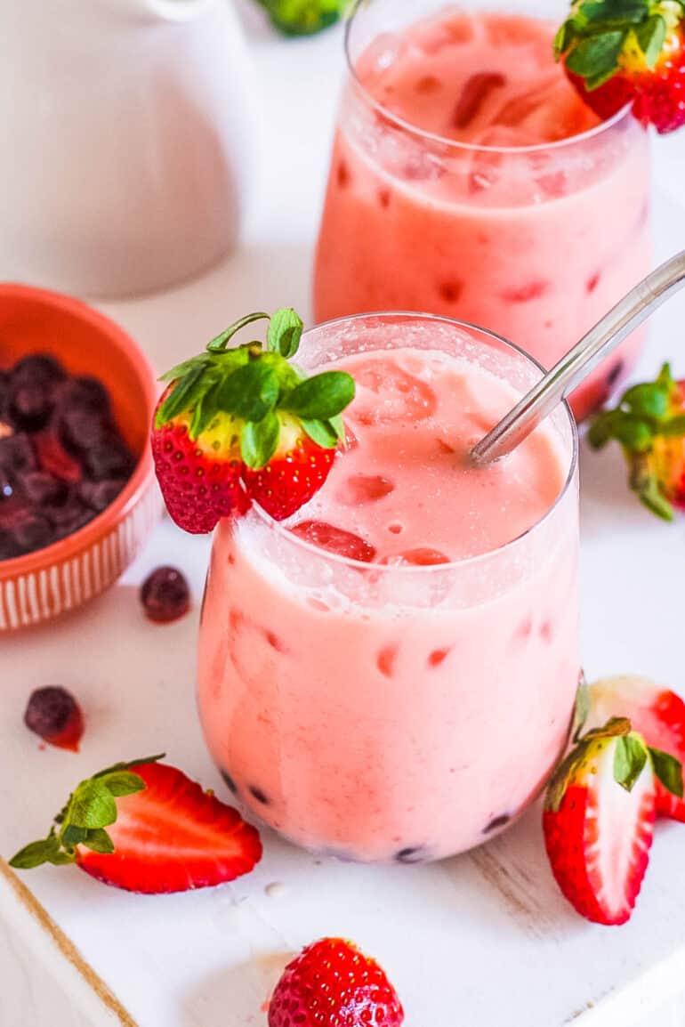 https://pickyeaterblog.com/wp-content/uploads/2022/07/strawberry-milk-tea-recipe-770x1154.jpg