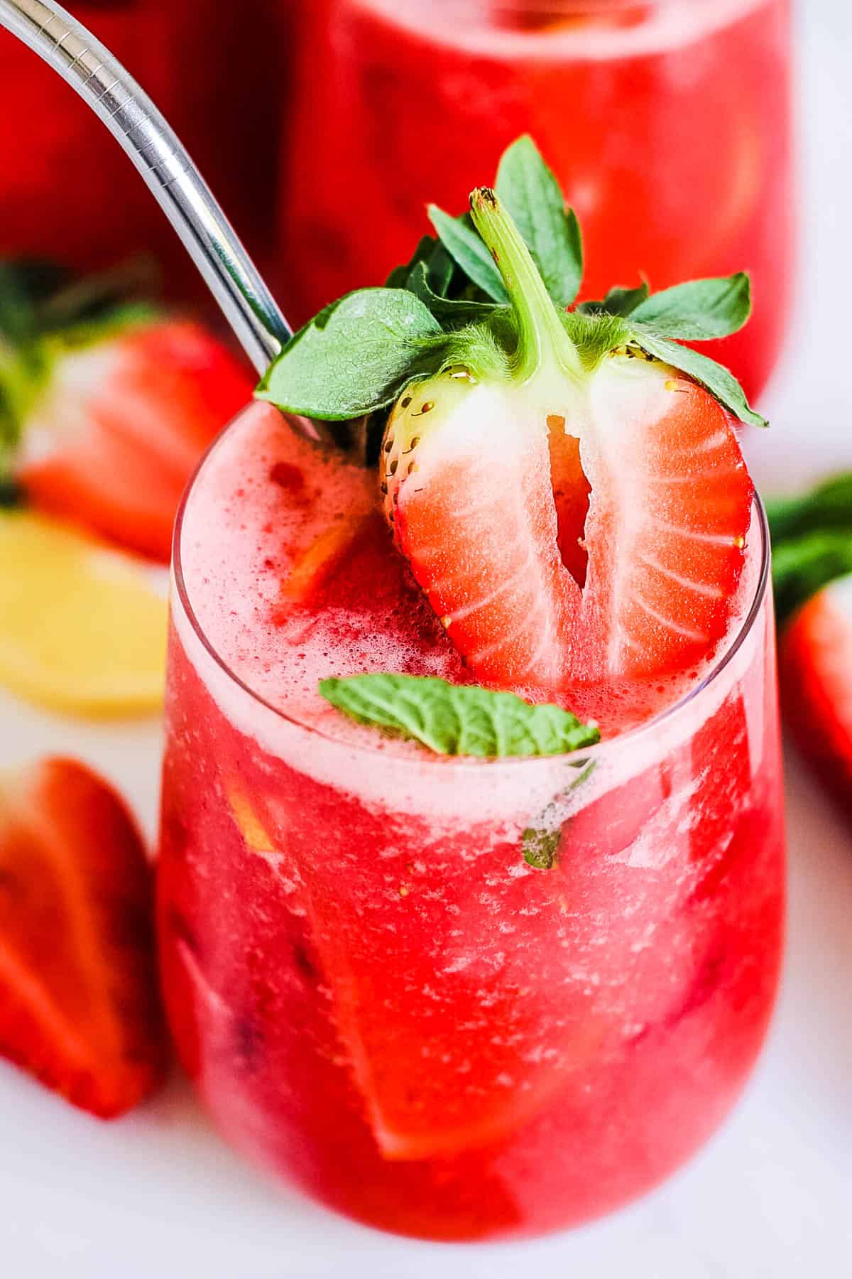 Strawberry Juice - Simple Juicing Recipe to Make Fresh Juice at Home