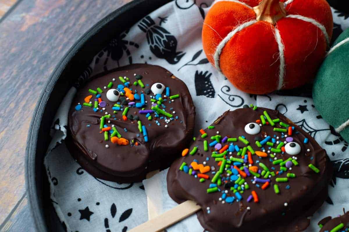 Halloween Apple slices on serving tray.