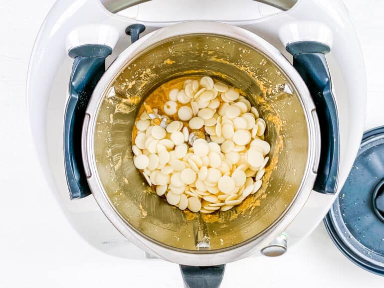 White Chocolate Hazelnut Spread (Creamy White Nutella) The Picky Eater