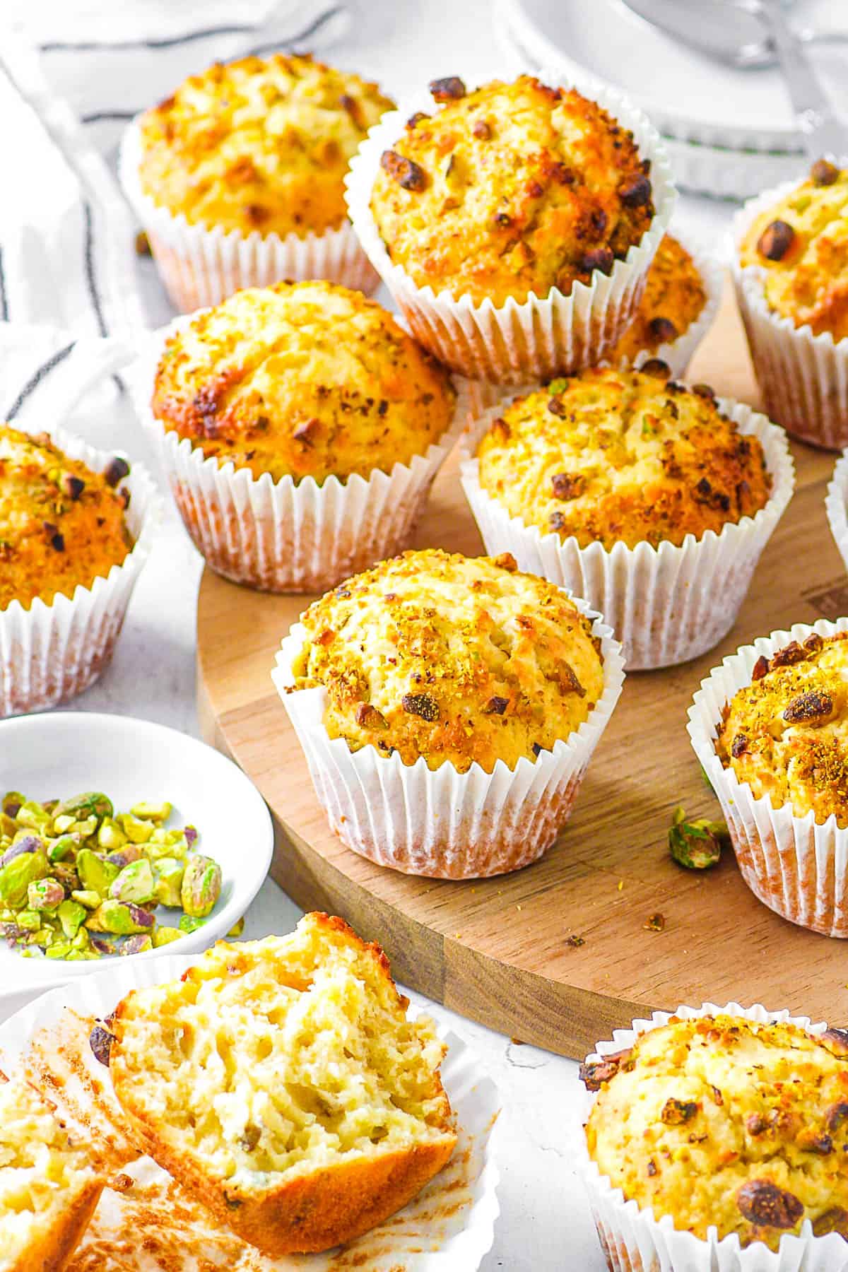 Do-it-yourself Straightforward Pistachio Muffins (Bakery-Model!)