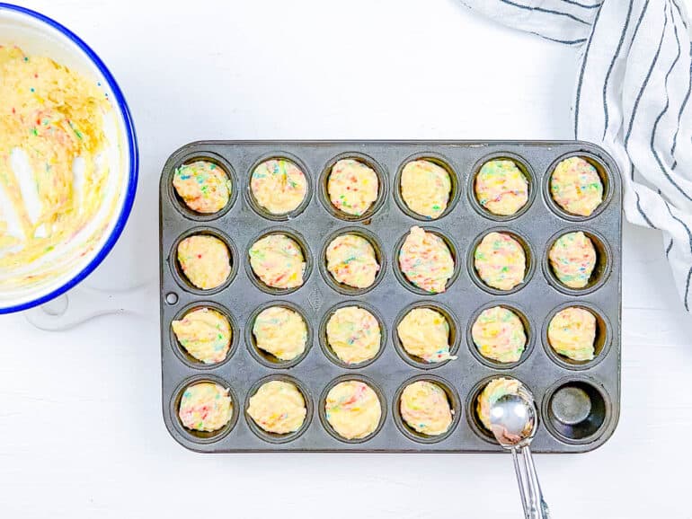 Birthday Cake Muffins (With Sprinkles!) The Picky Eater