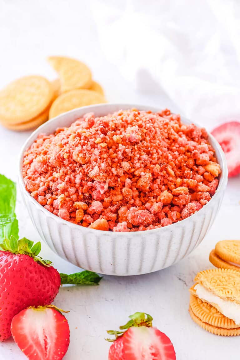 Strawberry Crunch Topping | The Picky Eater