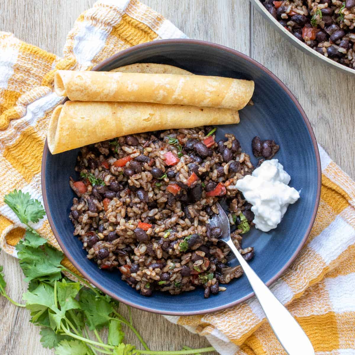 Gallo Pinto Recipe (Costa Rican Rice & Beans)