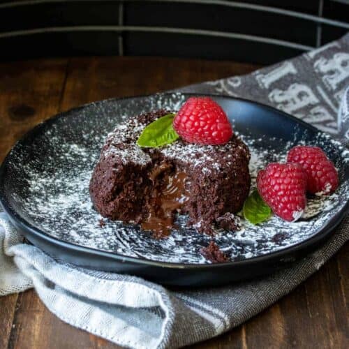 Vegan Chocolate Lava Cake | The Picky Eater